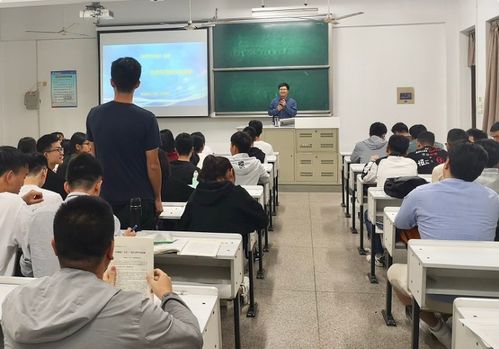 学校全体教师联名举报副校长，官方回应引发社会关注